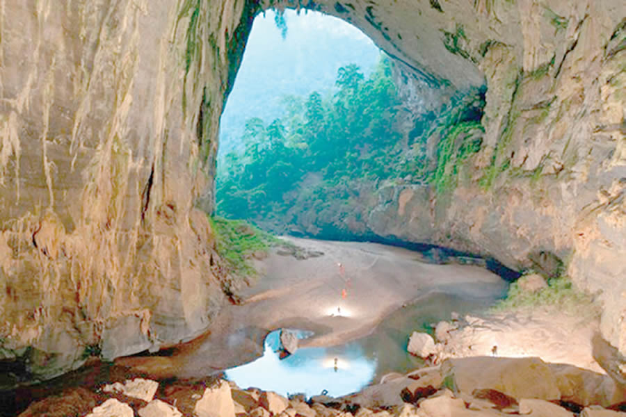 the tourist centre of ogbunike cave is located near