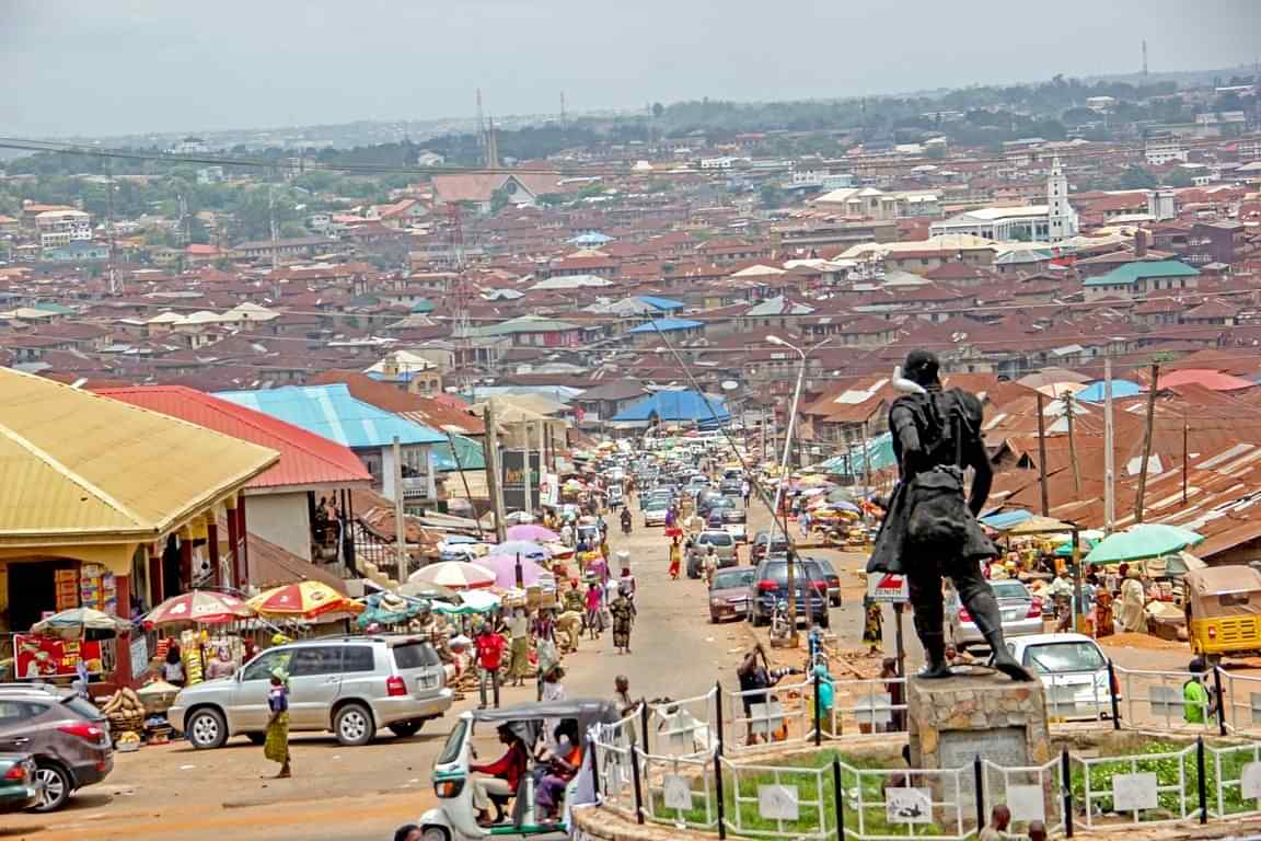 Oluyole_statue